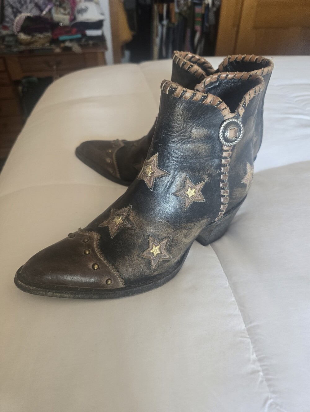 Old Gringo Women’s Distressed Black Leather Star Ankle Boots